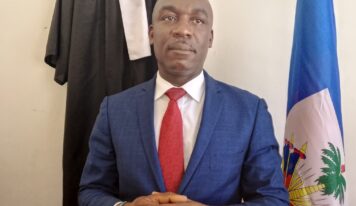 Le commissaire ai du Gouvernement, Me Jeïr Pierre, confirme être à la tête d&rsquo;une brigade (milice armée illégale) à Port de Paix. Ils ont déjà un mort à leur actif.