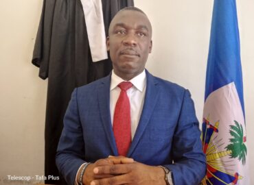 Le commissaire ai du Gouvernement, Me Jeïr Pierre, confirme être à la tête d&rsquo;une brigade (milice armée illégale) à Port de Paix. Ils ont déjà un mort à leur actif.