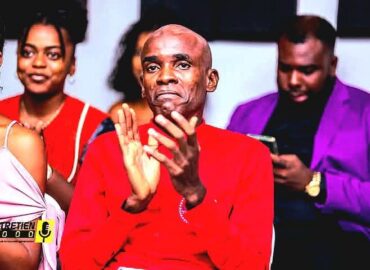 NOMBREUX GENS PRIENT POUR VOTRE SILENCE, MAIS VOUS LEUR RÉPONDEZ PAR LA LUMIÈRE.