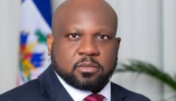 SMITH AUGUSTIN OU L’ART CRIMINEL DE METTRE HAITI À GENOUX ET UN MAUVAIS EXEMPLE D’UNE GÉNÉRATION.